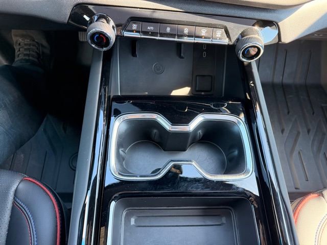 Used 2025 Chevrolet Silverado EV RST AWD/4WD image 23