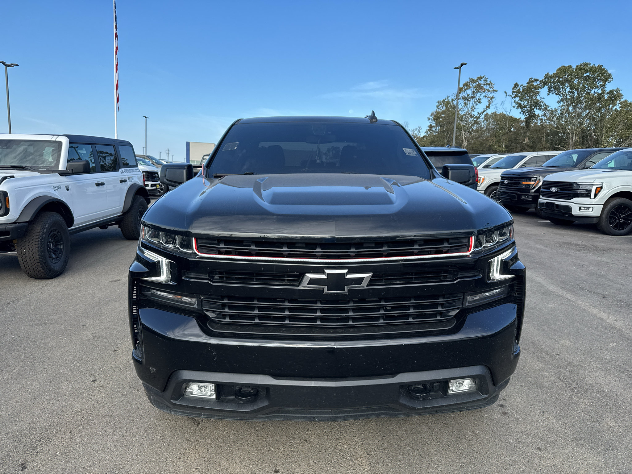 Used 2021 Chevrolet Silverado 1500 RST AWD/4WD image 2