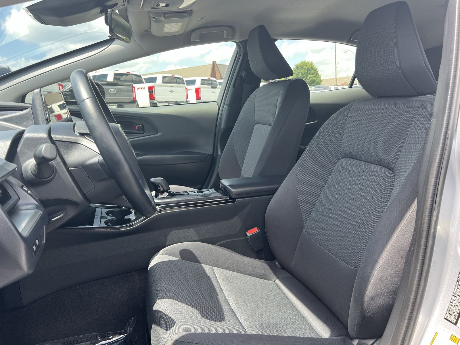 Used 2025 Toyota Prius LE AWD/4WD image 13