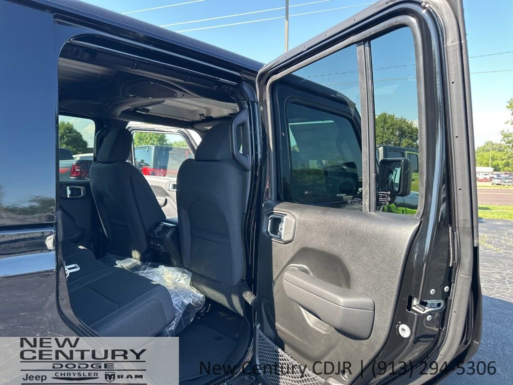 New 2025 Jeep Gladiator Sport image 14