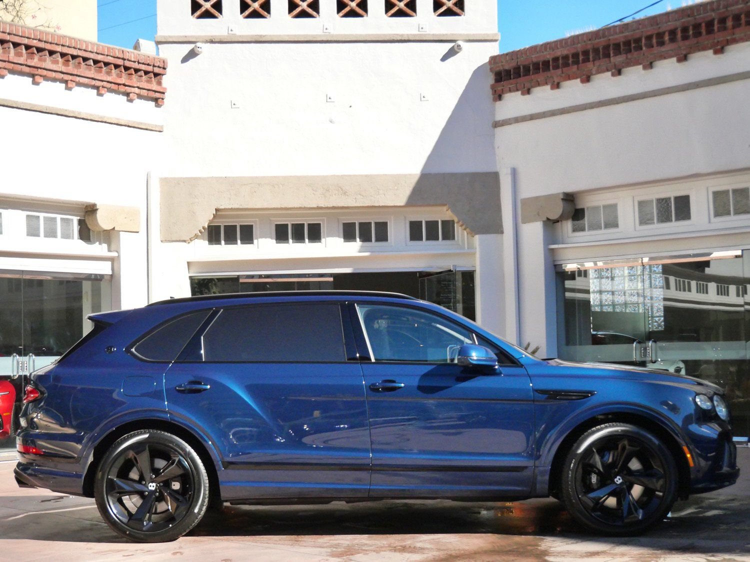 Used 2025 Bentley Bentayga Extended Wheelbase AWD/4WD image 5