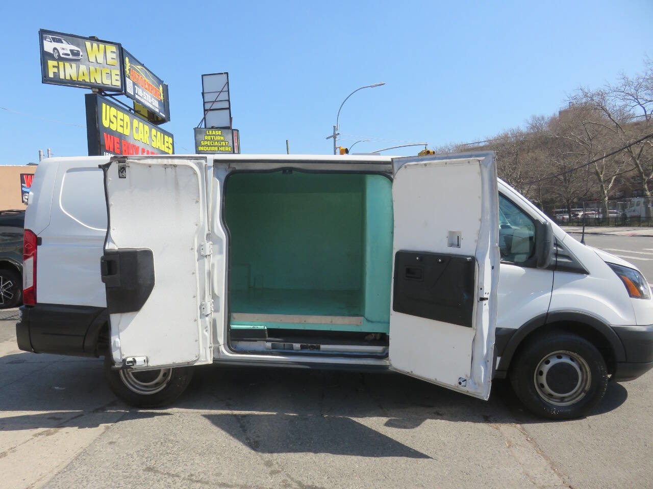 Used 2018 Ford Transit 250 130 Low Roof w/ Interior Upgrade Package RWD image 10