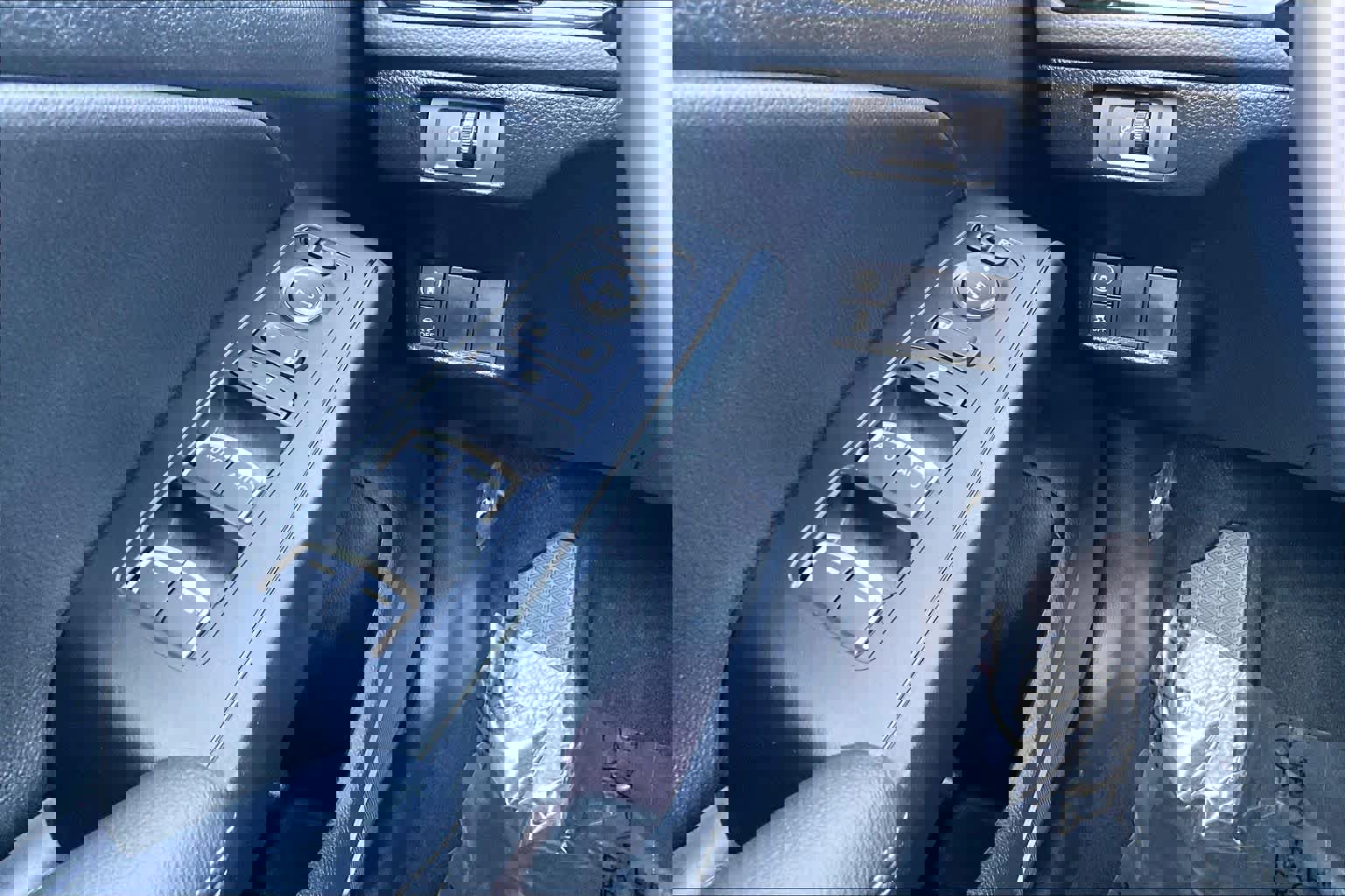 Used 2024 Honda Civic EX-L image 30