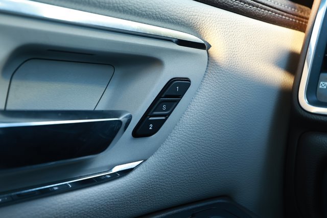 Used 2025 RAM 1500 Laramie AWD/4WD image 21