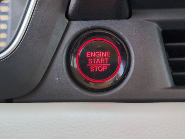 Used 2025 Honda Pilot Elite image 21