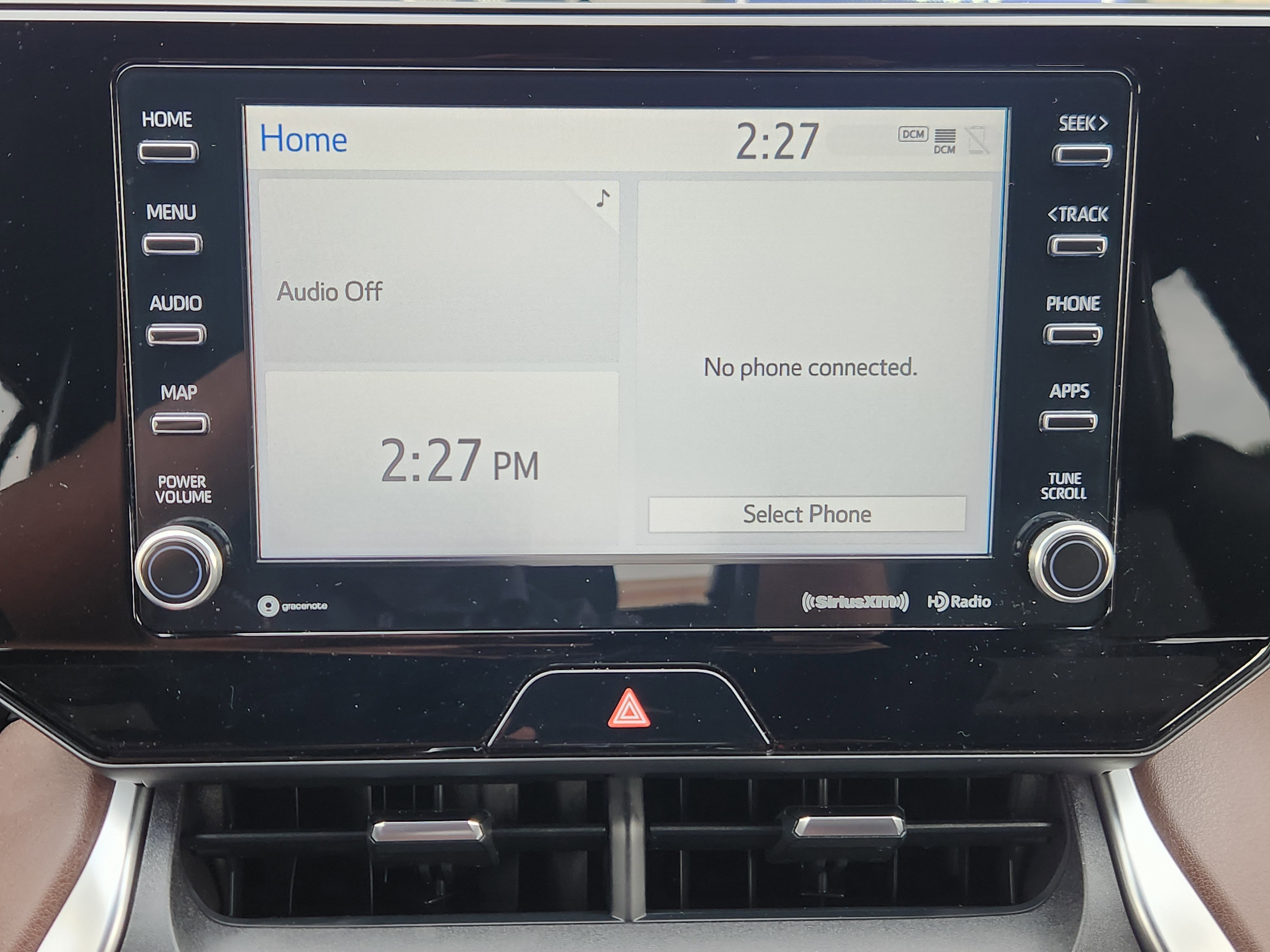Used 2022 Toyota Venza XLE image 12