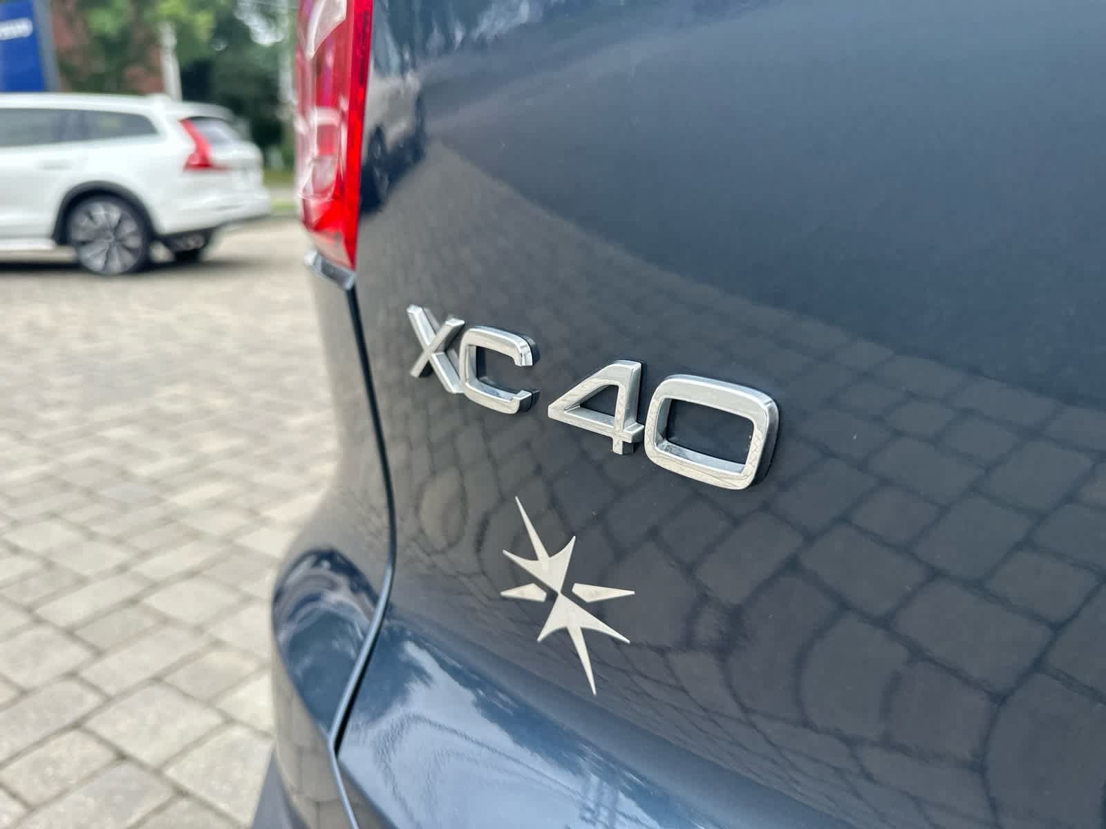 Used 2021 Volvo XC40 T5 Momentum w/ Protection Package Premier AWD/4WD image 32