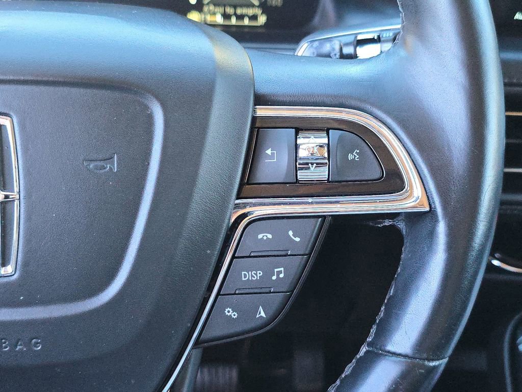 Used 2021 Lincoln Nautilus Reserve image 25