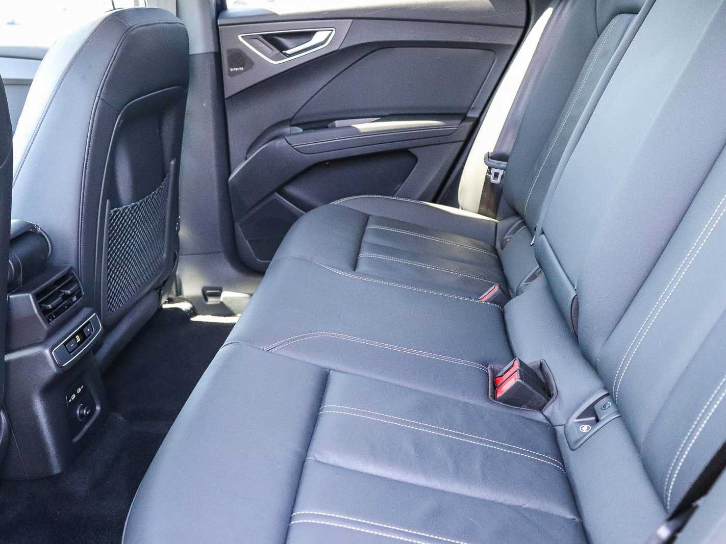 Used 2023 Audi Q4 e-tron Premium Plus w/ Premium Plus RWD image 19