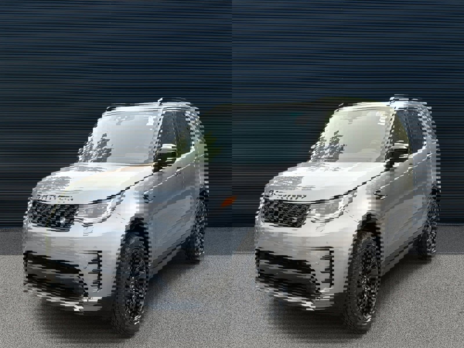 New 2025 Land Rover Discovery Dynamic SE