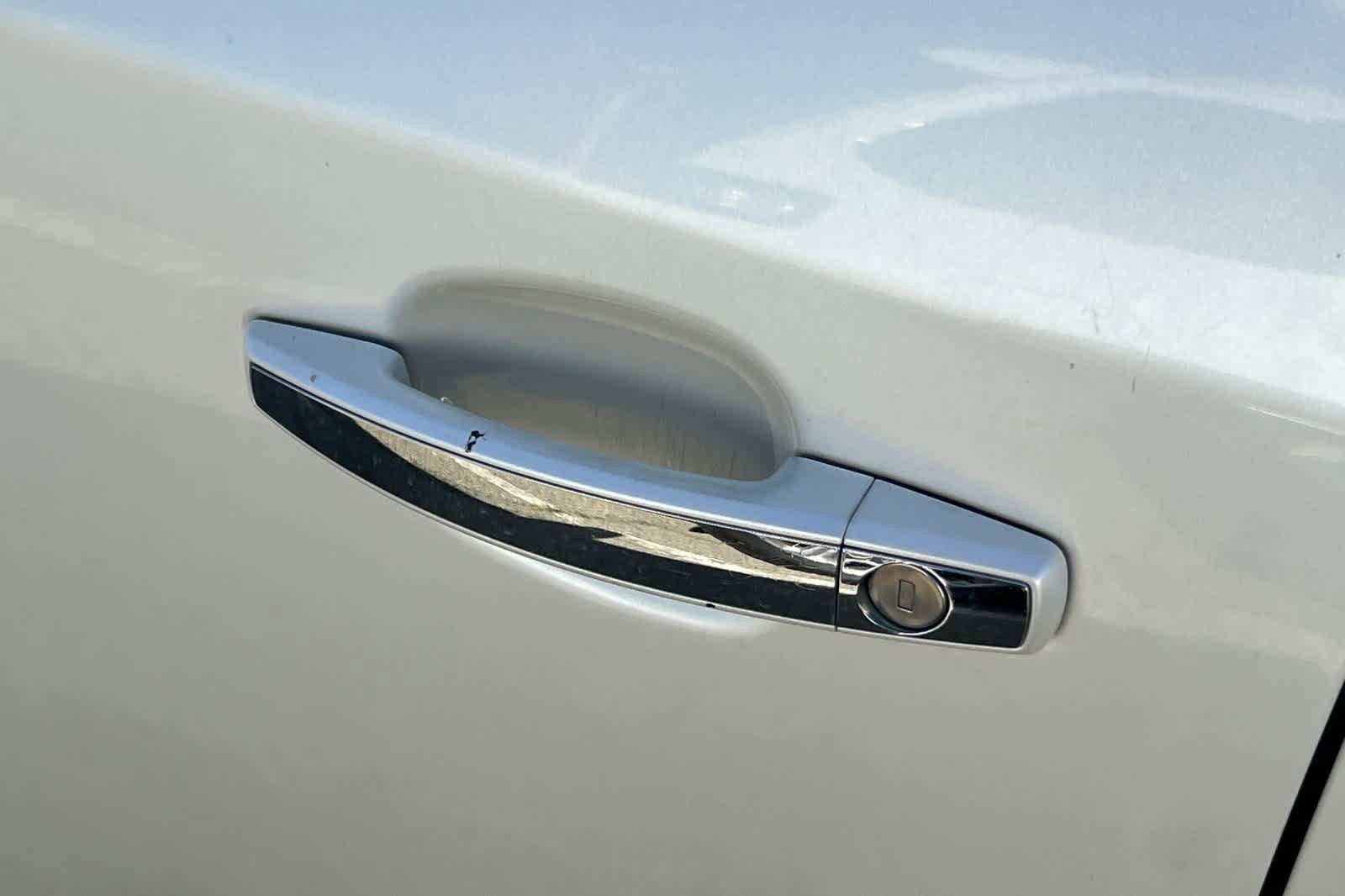 Used 2013 Buick LaCrosse Leather w/ Entertainment Package FWD image 7