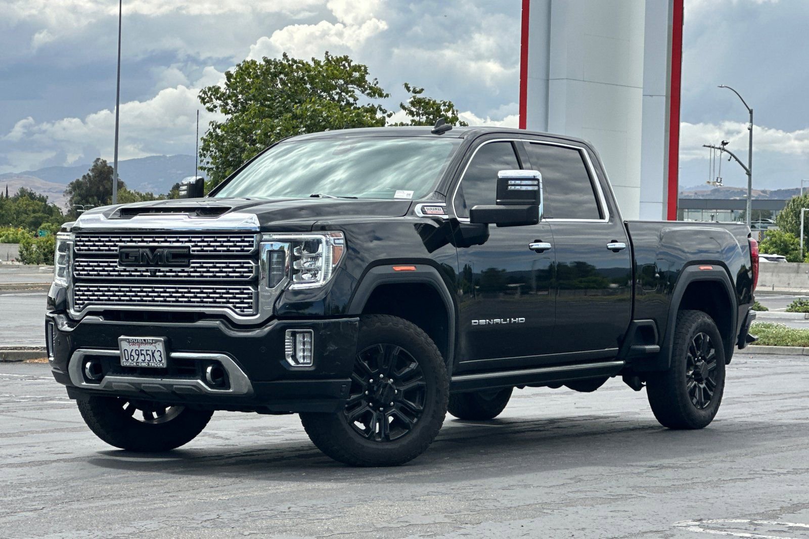 Used 2022 GMC Sierra 2500 Denali w/ Denali Black Diamond Edition AWD/4WD image 8