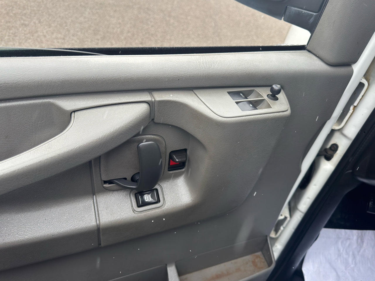 Used 2015 Chevrolet Express 3500 image 10