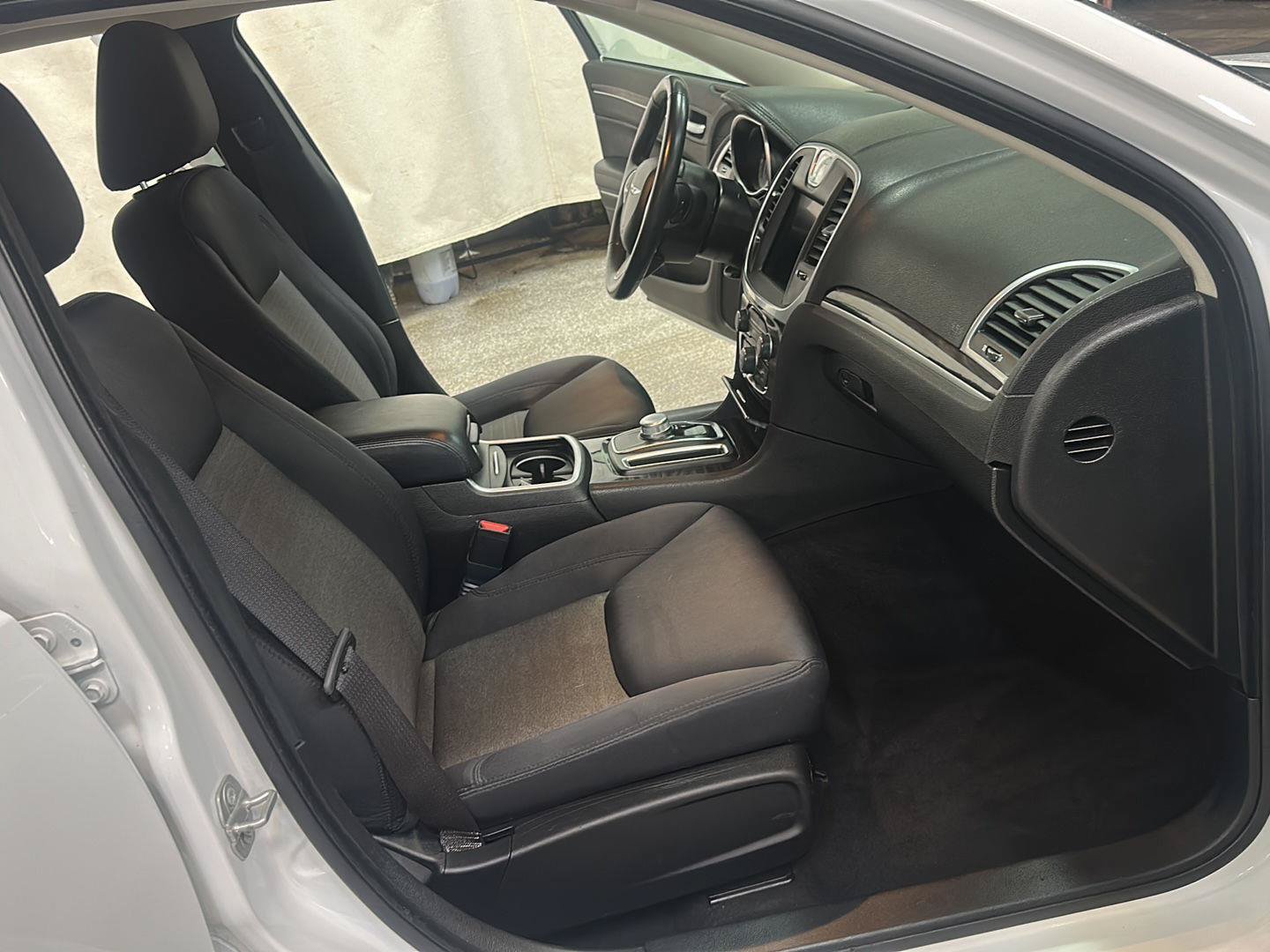 Used 2021 Chrysler 300 Touring w/ Sport Appearance Package RWD image 28