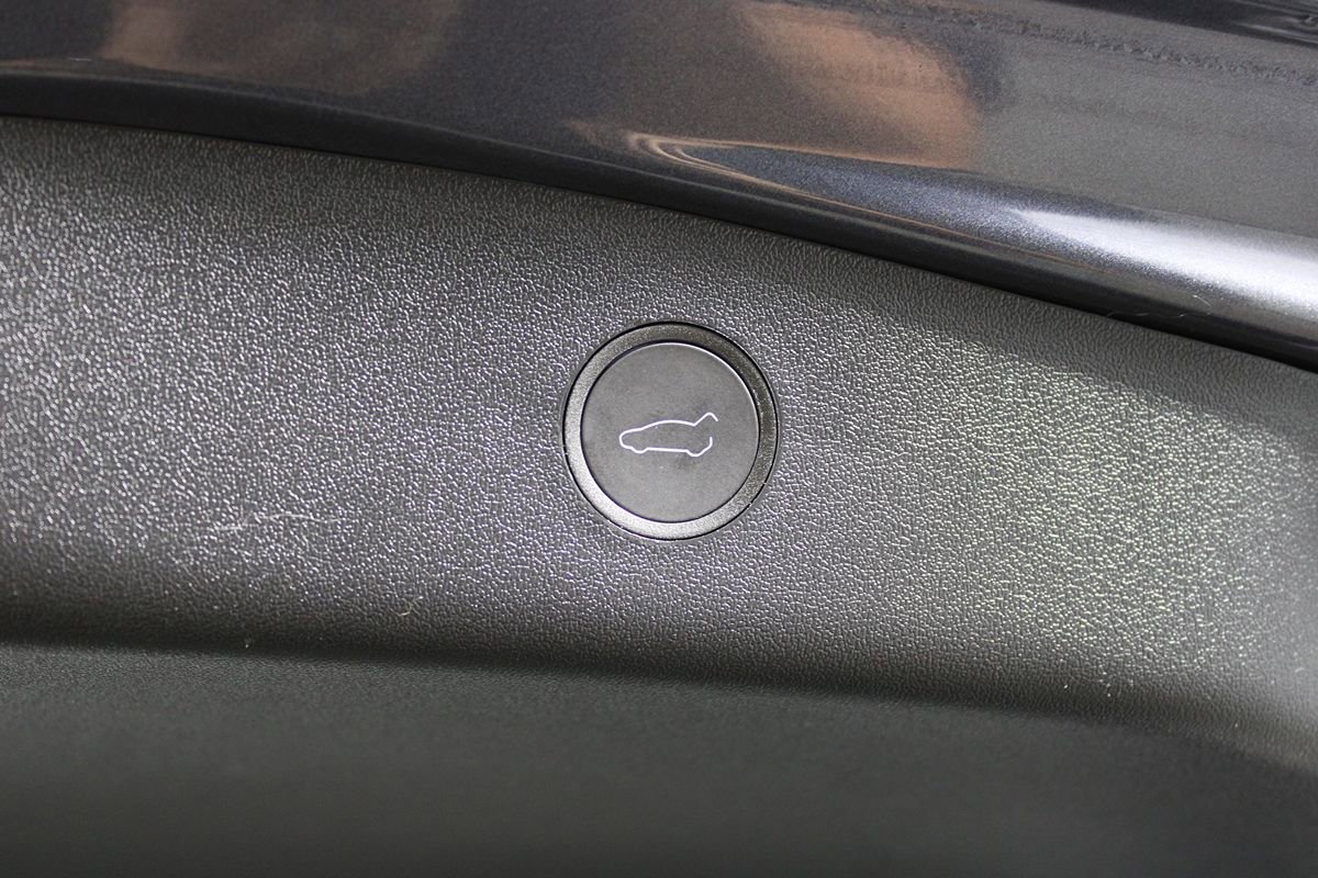 Used 2023 Tesla Model 3 Performance AWD/4WD image 23