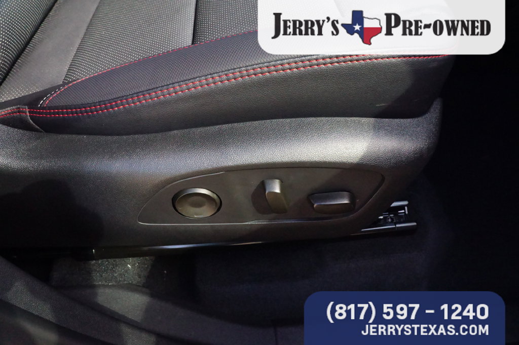 Used 2025 Chevrolet Traverse RS AWD/4WD image 26