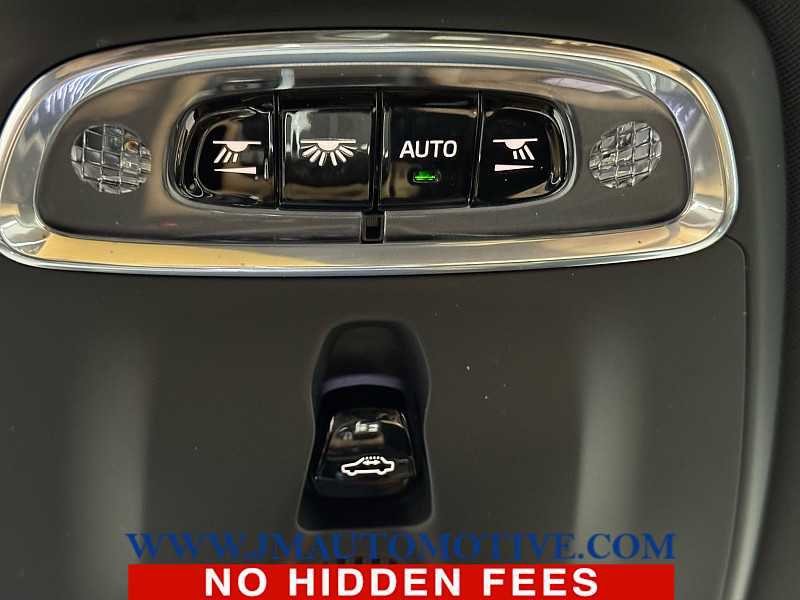 Used 2017 Volvo XC90 T6 Momentum w/ Vision Package image 37