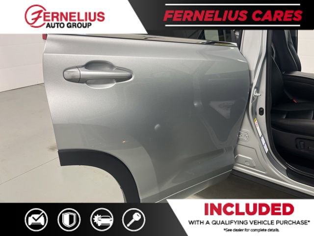 Used 2017 Toyota Highlander XLE w/ Carpet Mat Package AWD/4WD image 19