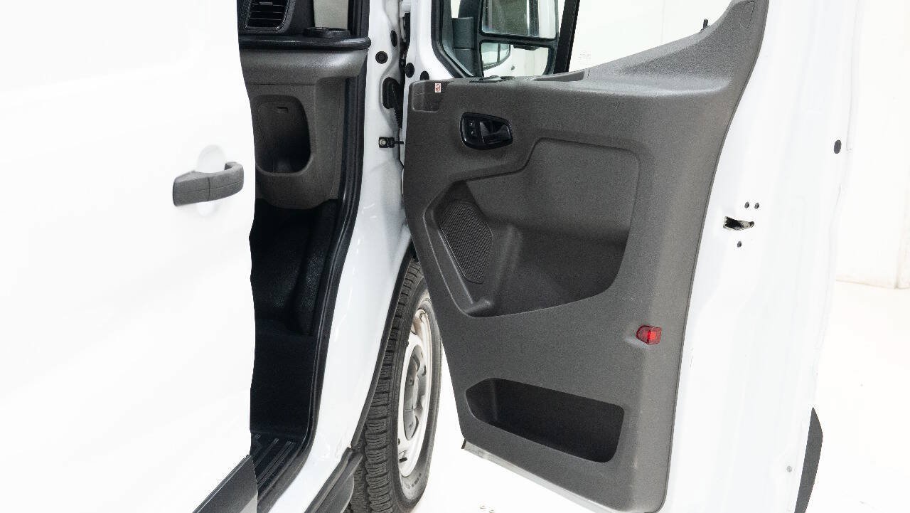 Used 2020 Ford Transit 250 Medium Roof RWD image 21