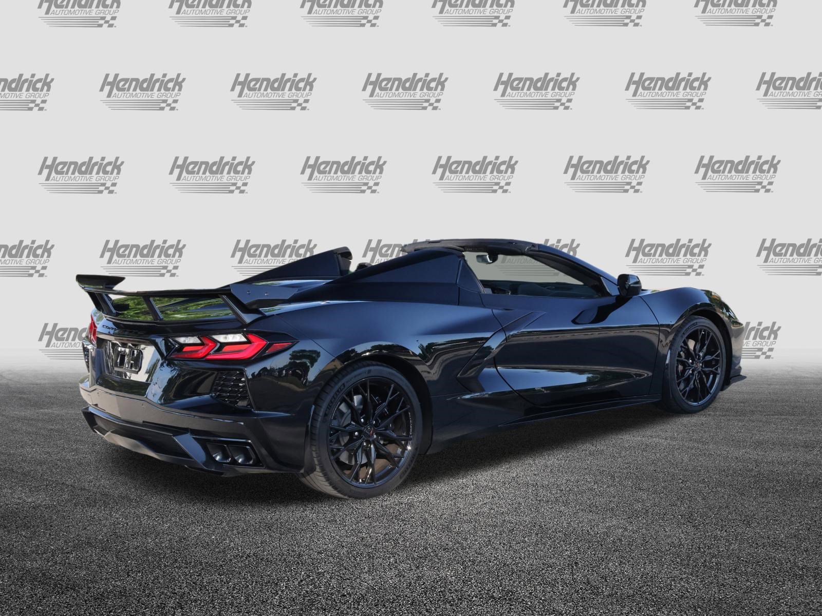 Used 2025 Chevrolet Corvette Stingray Premium Conv w/ Z51 Performance Package RWD image 9