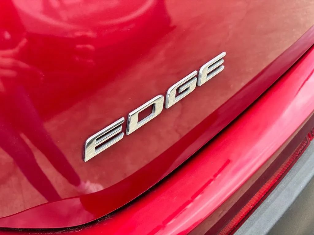 Used 2017 Ford Edge SEL w/ Equipment Group 201A AWD/4WD image 9