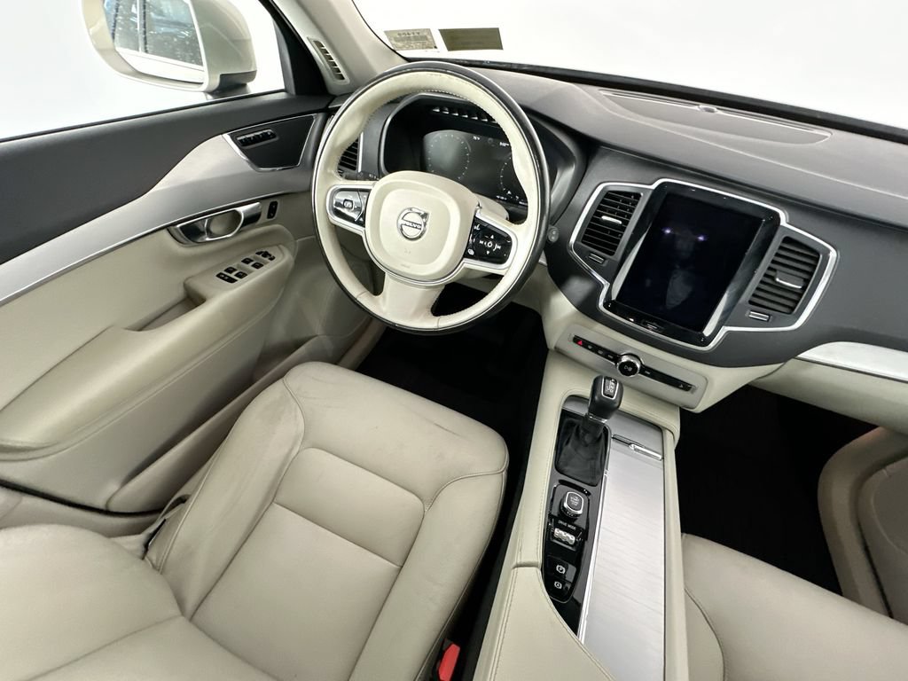 Used 2018 Volvo XC90 T6 Momentum w/ Convenience Package AWD/4WD image 9