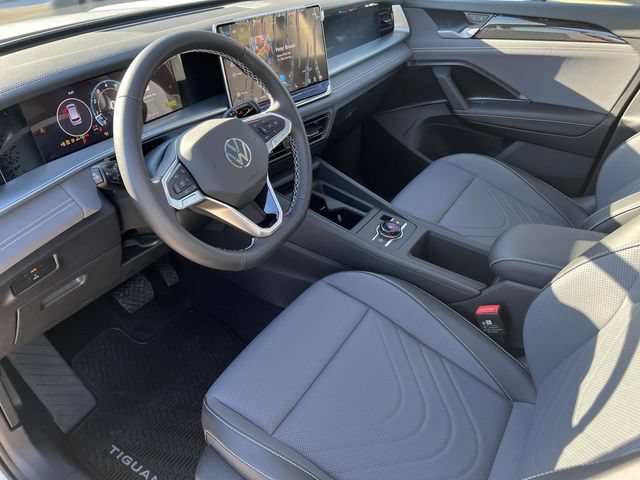 New 2026 Volkswagen Tiguan SE FWD image 11