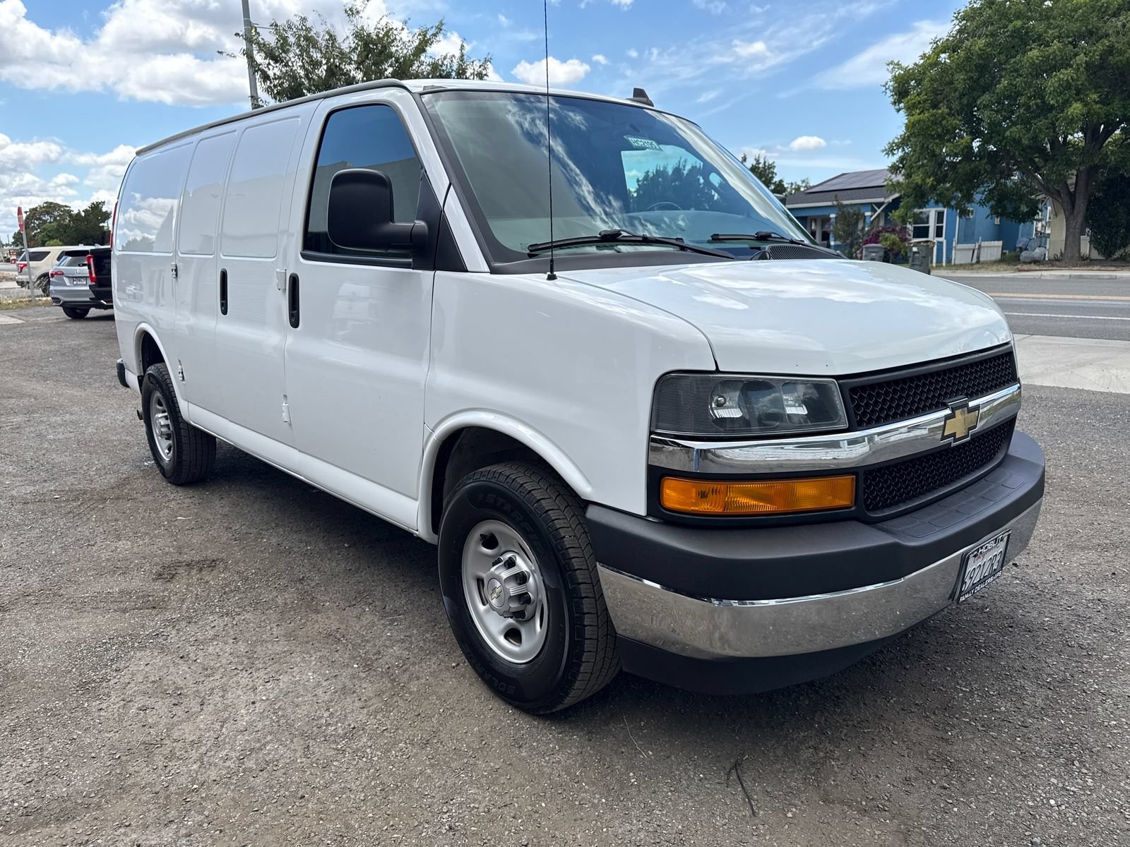 Used 2022 Chevrolet Express 2500 w/ Driver Convenience Package RWD image 7