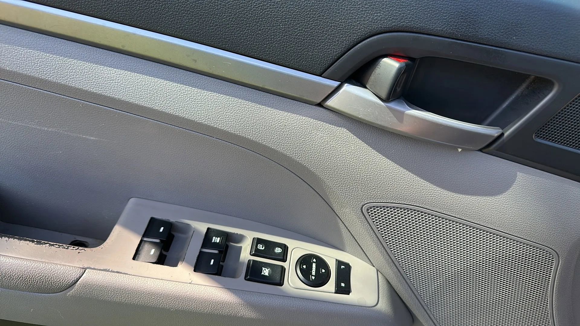 Used 2017 Hyundai Elantra SE image 41