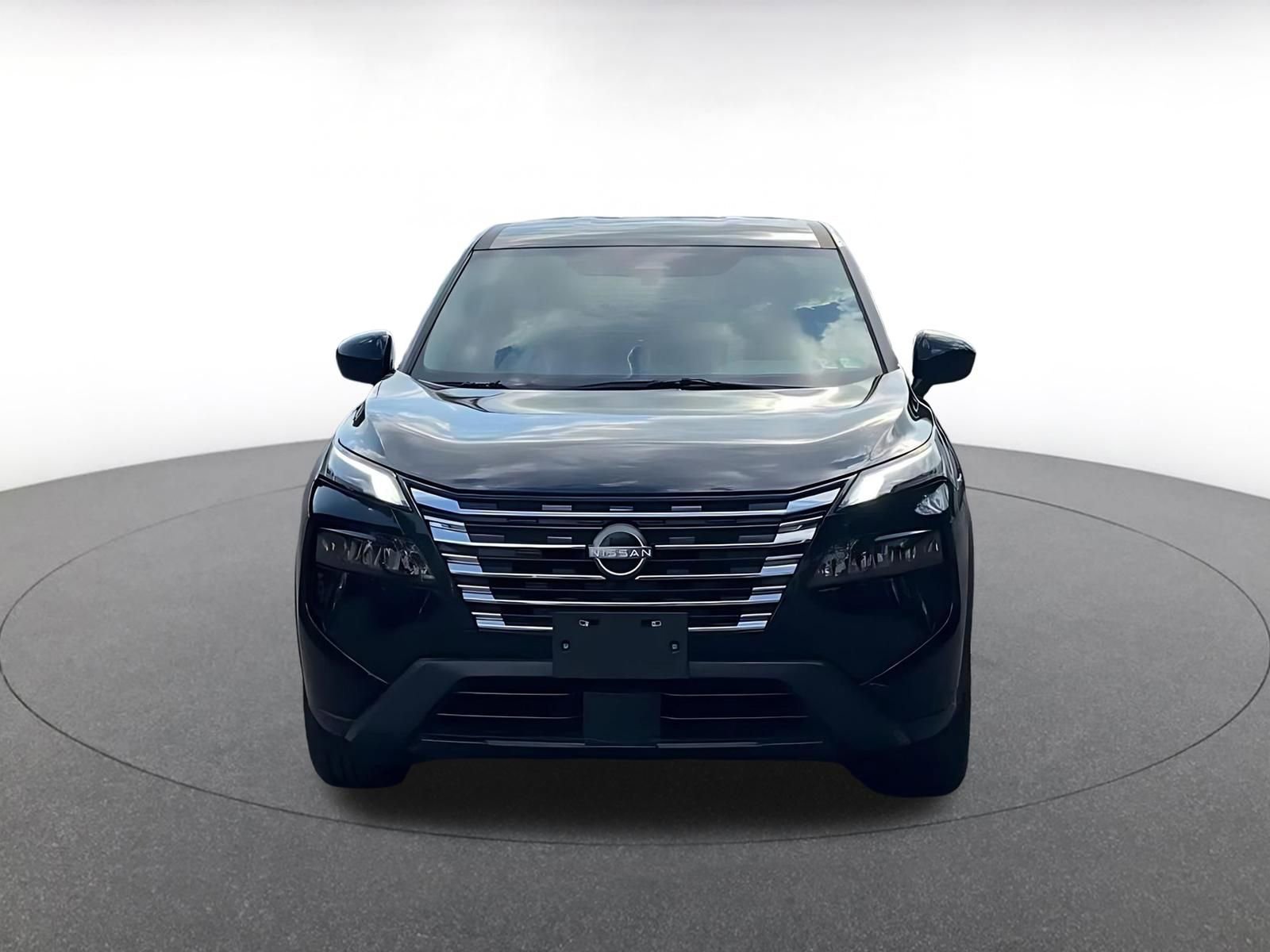 Used 2025 Nissan Rogue SV FWD image 4