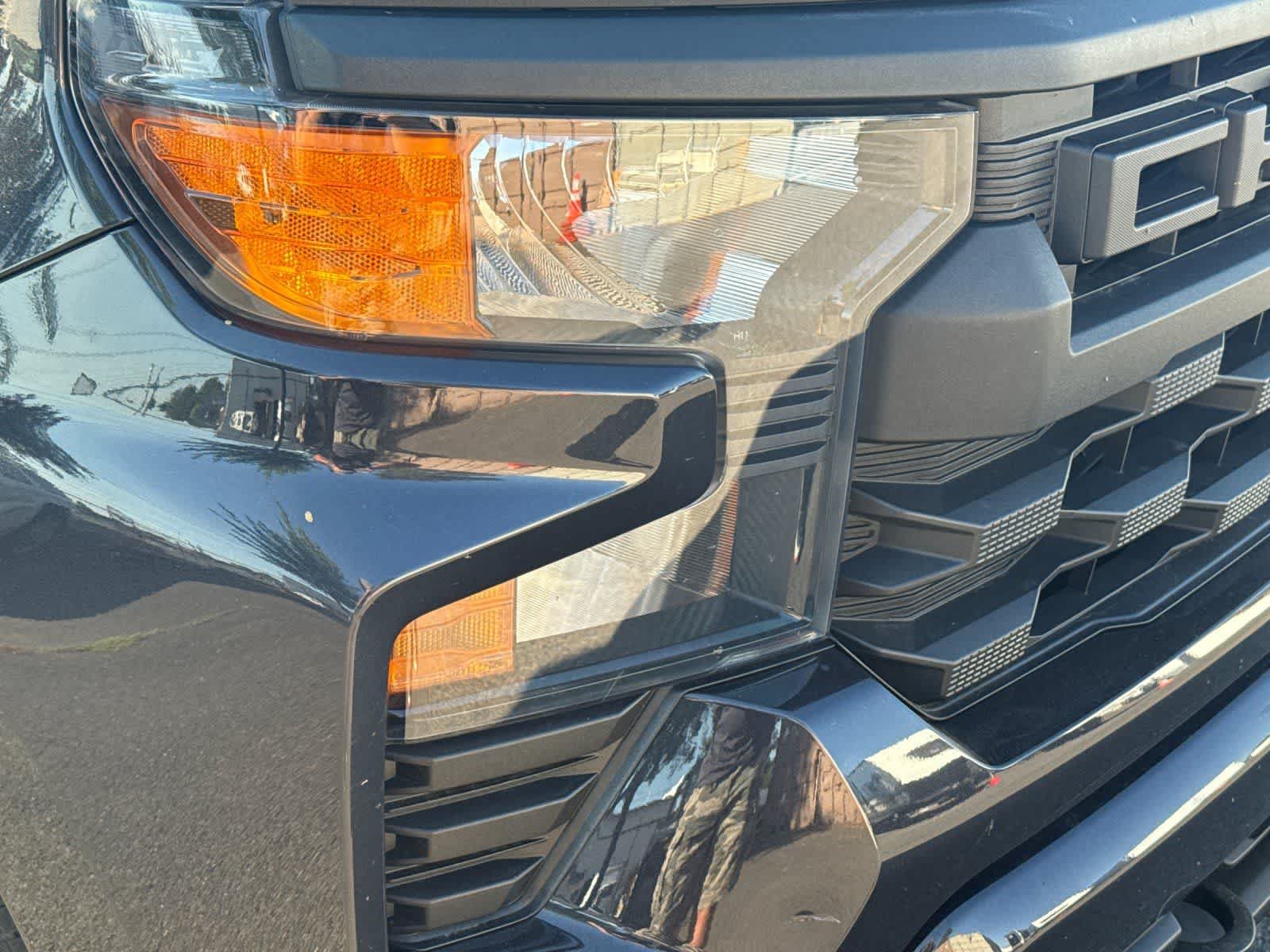 Used 2023 Chevrolet Silverado 1500 Custom AWD/4WD image 9