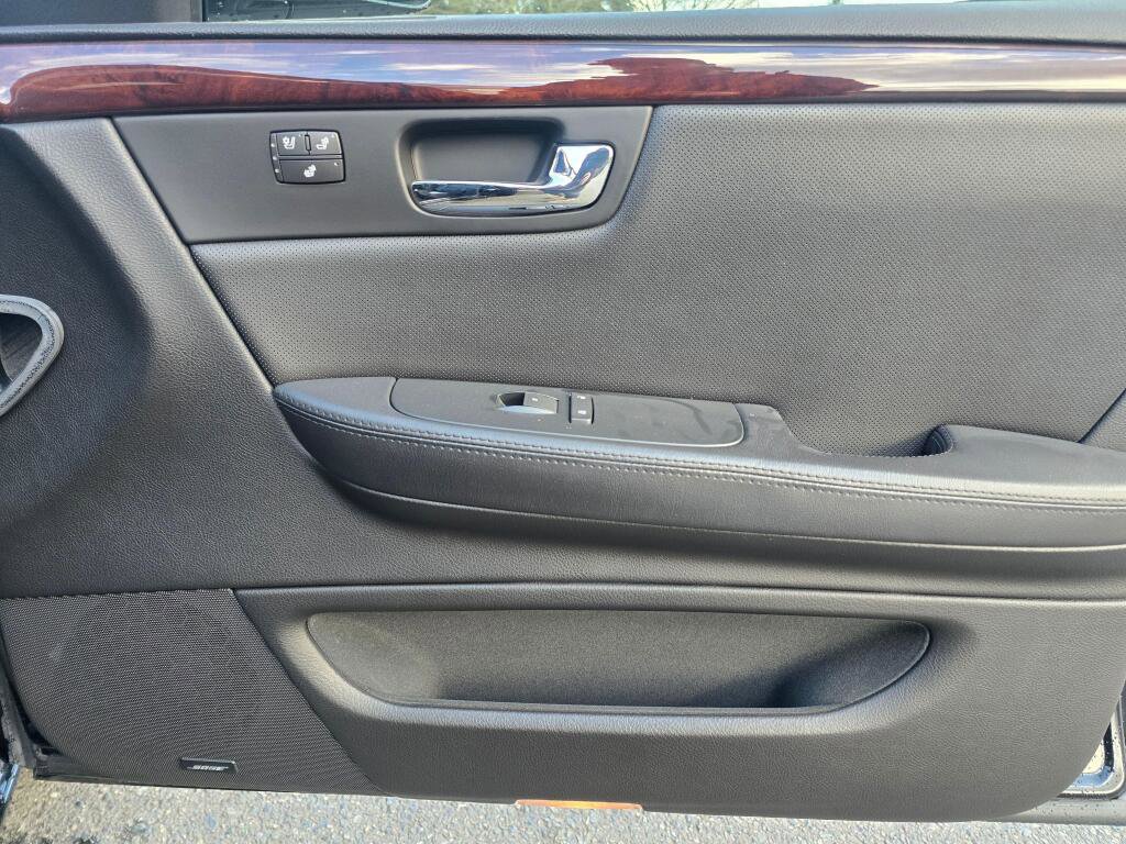 Used 2007 Cadillac DTS Performance image 25