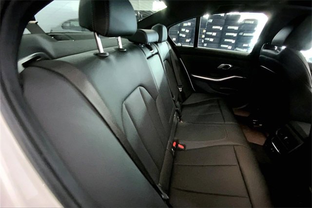 Used 2023 BMW 330i Sedan w/ Convenience Package image 21
