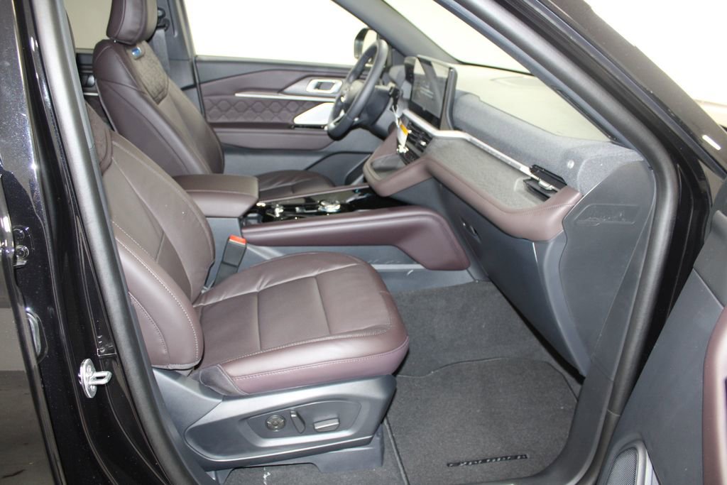 New 2026 Ford Explorer Platinum w/ LUX Leather Package image 28