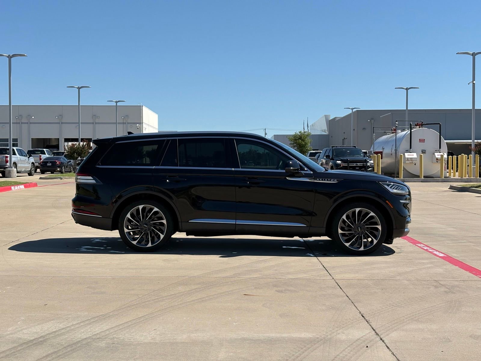 Used 2024 Lincoln Aviator Reserve w/ Equipment Group 201A RWD image 8