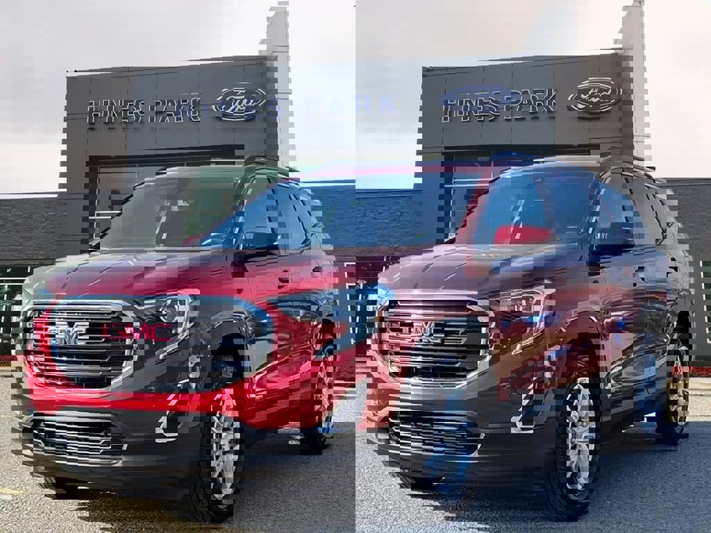 Used 2021 GMC Terrain SLE w/ Driver Convenience Package image 3