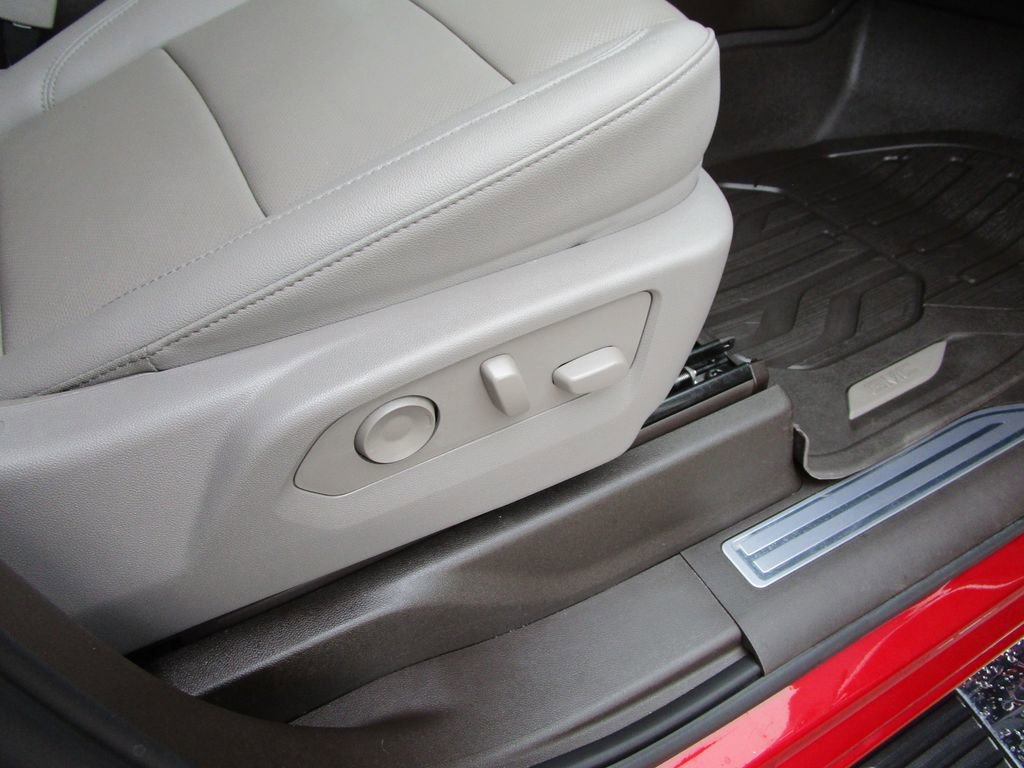 Used 2024 GMC Sierra 1500 SLT w/ SLT Premium Plus Package image 29