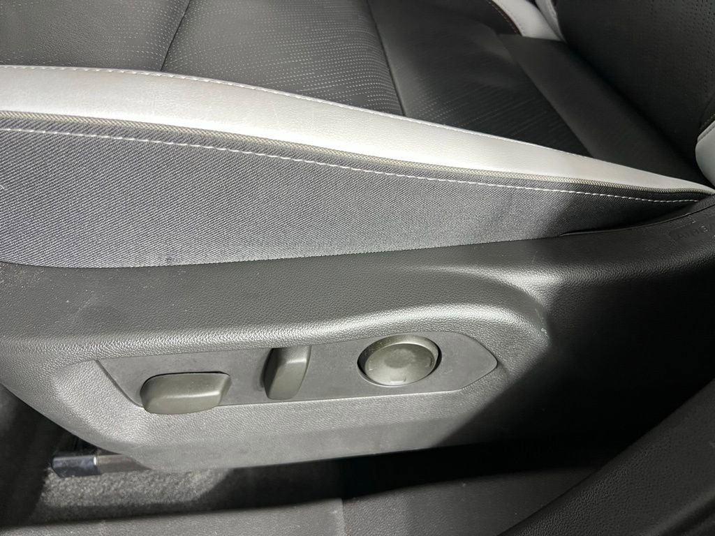Used 2025 Buick Envision Sport Touring image 24