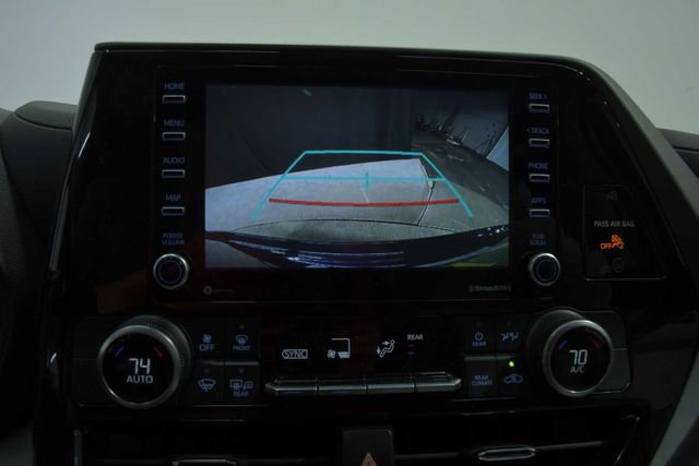 Used 2022 Toyota Highlander L image 27