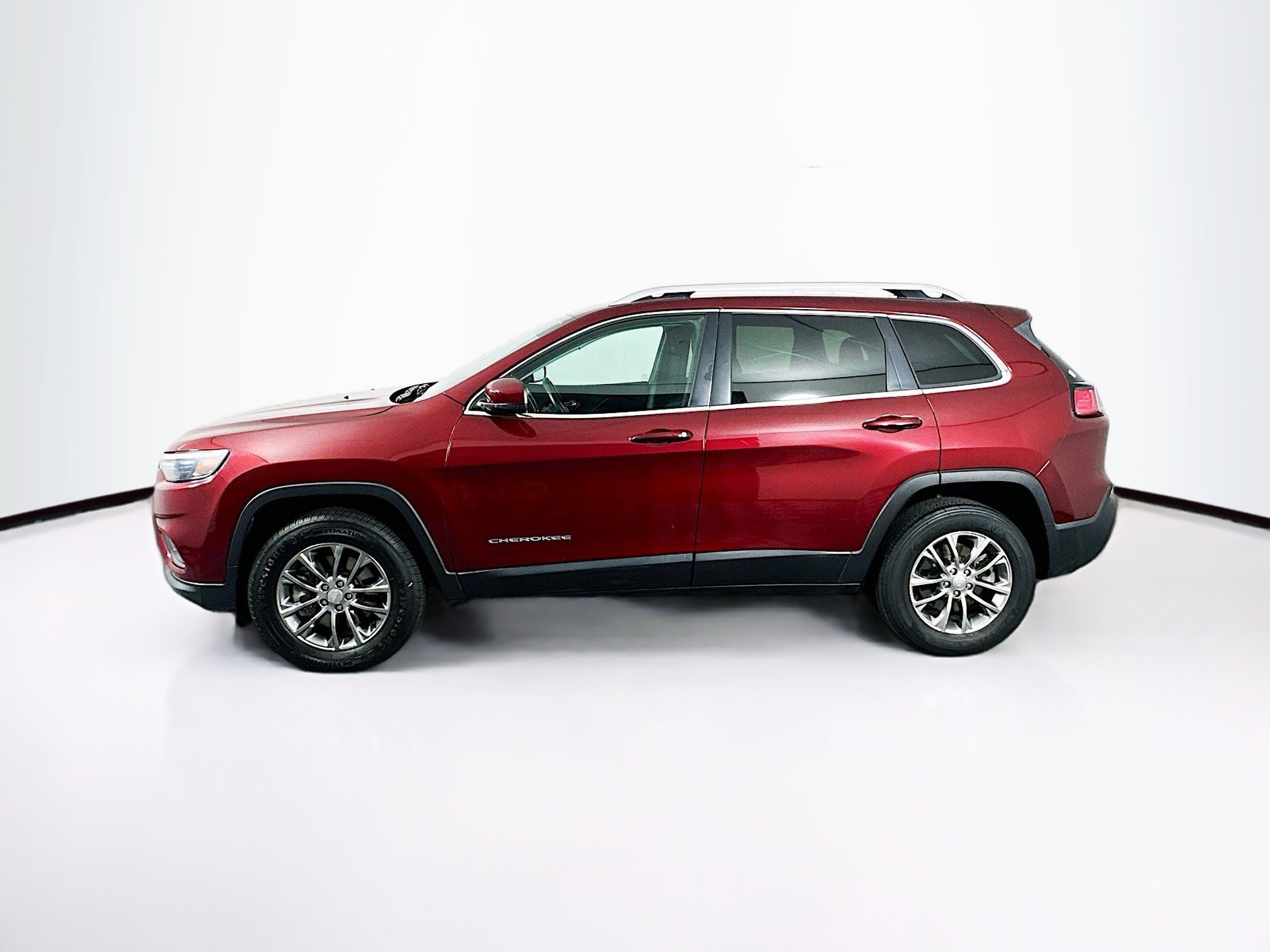 Used 2019 Jeep Cherokee Latitude Plus w/ Comfort/Convenience Group image 4