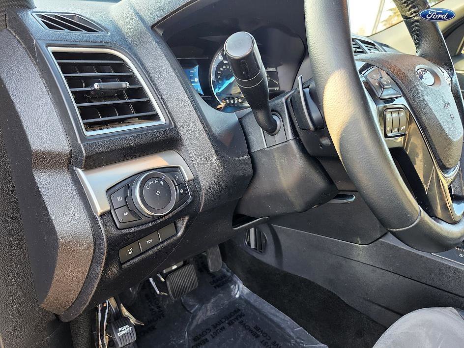 Used 2017 Ford Explorer XLT w/ Equipment Group 202A image 15