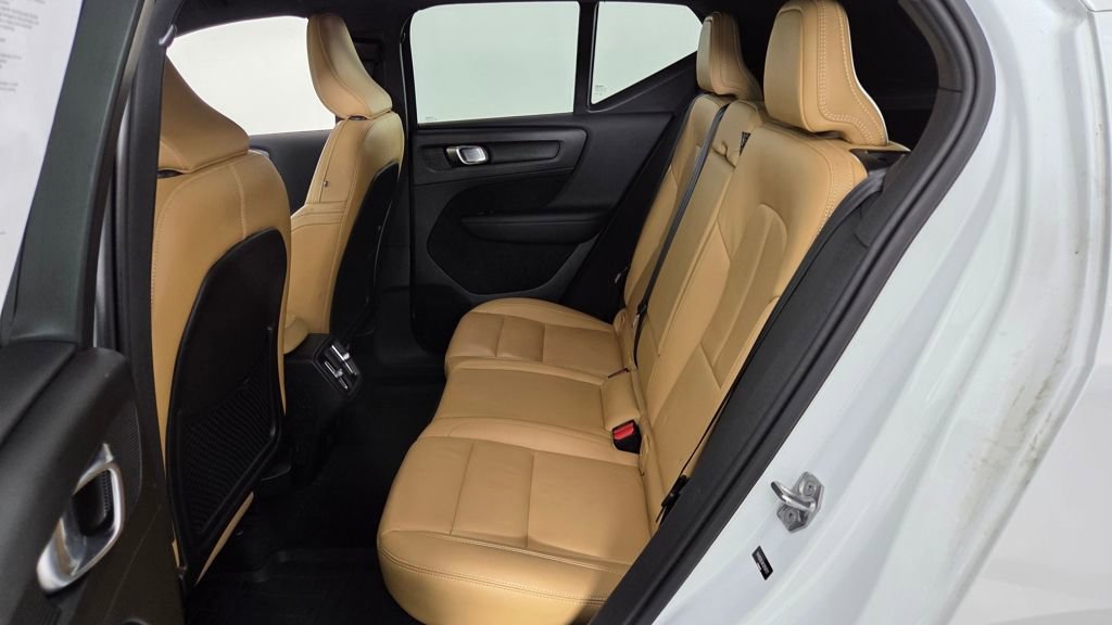 Used 2019 Volvo XC40 T5 Inscription image 29