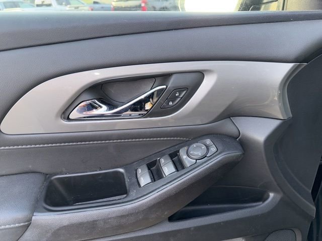 Used 2023 Chevrolet Traverse LT image 26