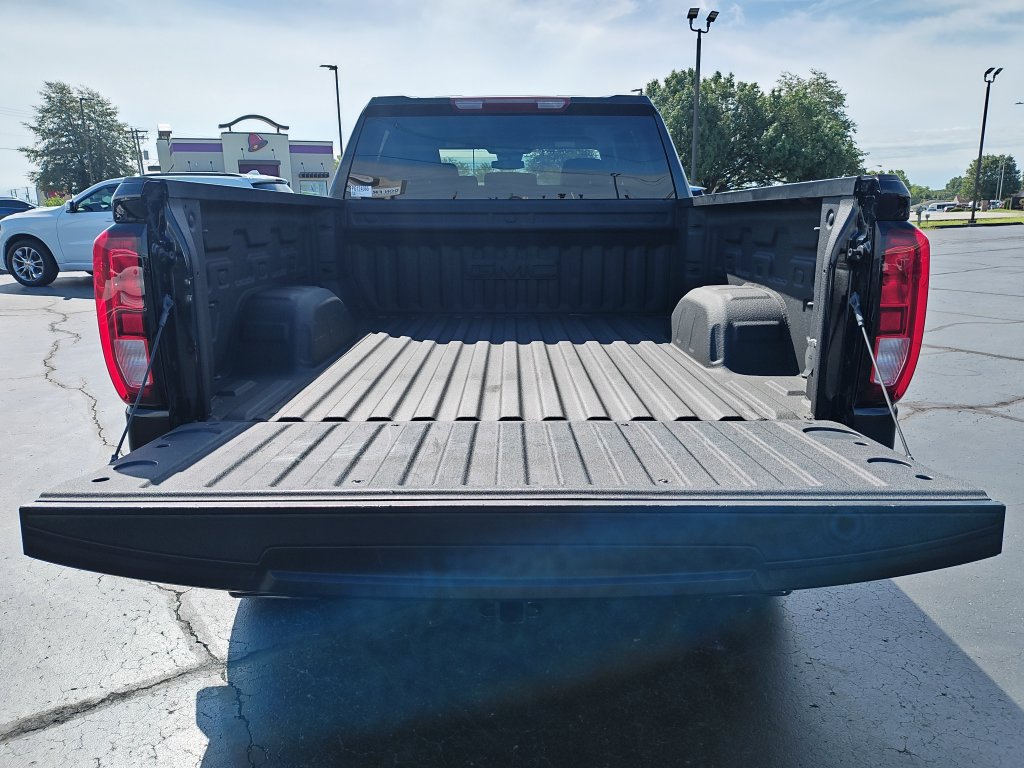 Used 2023 GMC Sierra 1500 Elevation w/ X31 Off-Road Package AWD/4WD image 9
