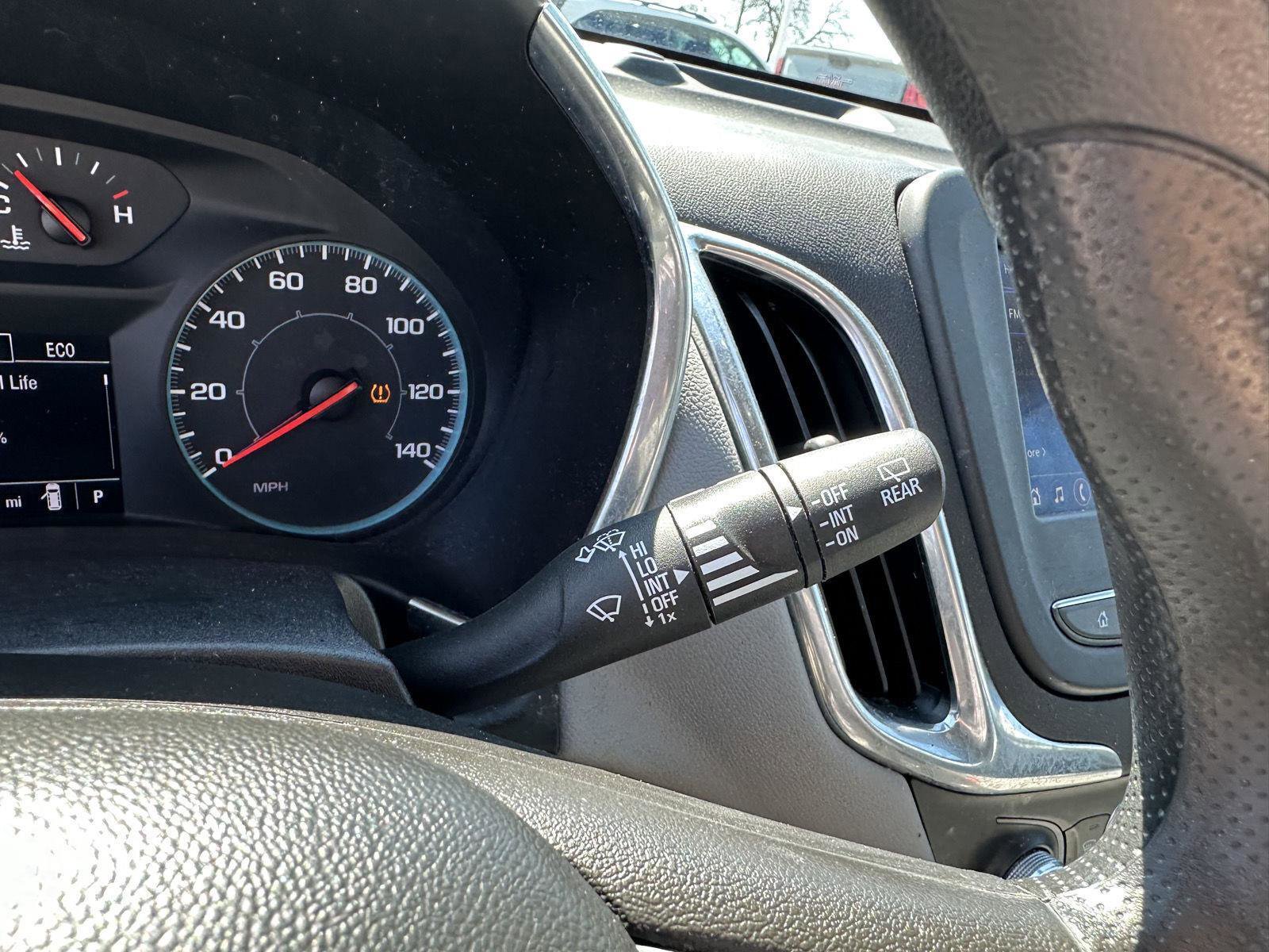 Used 2022 Chevrolet Equinox LS AWD/4WD image 25
