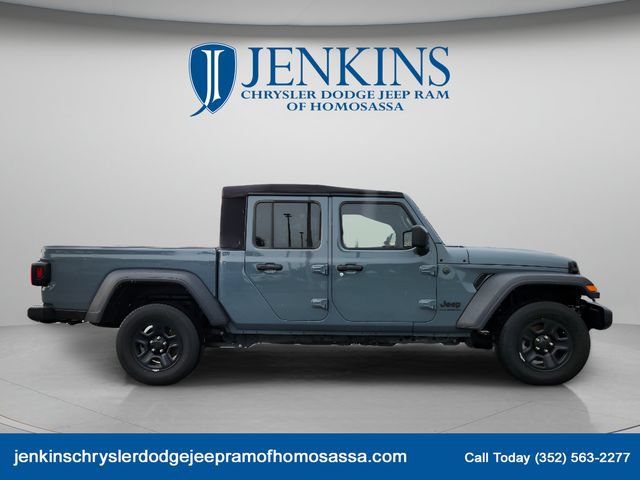 Used 2024 Jeep Gladiator Sport AWD/4WD image 3