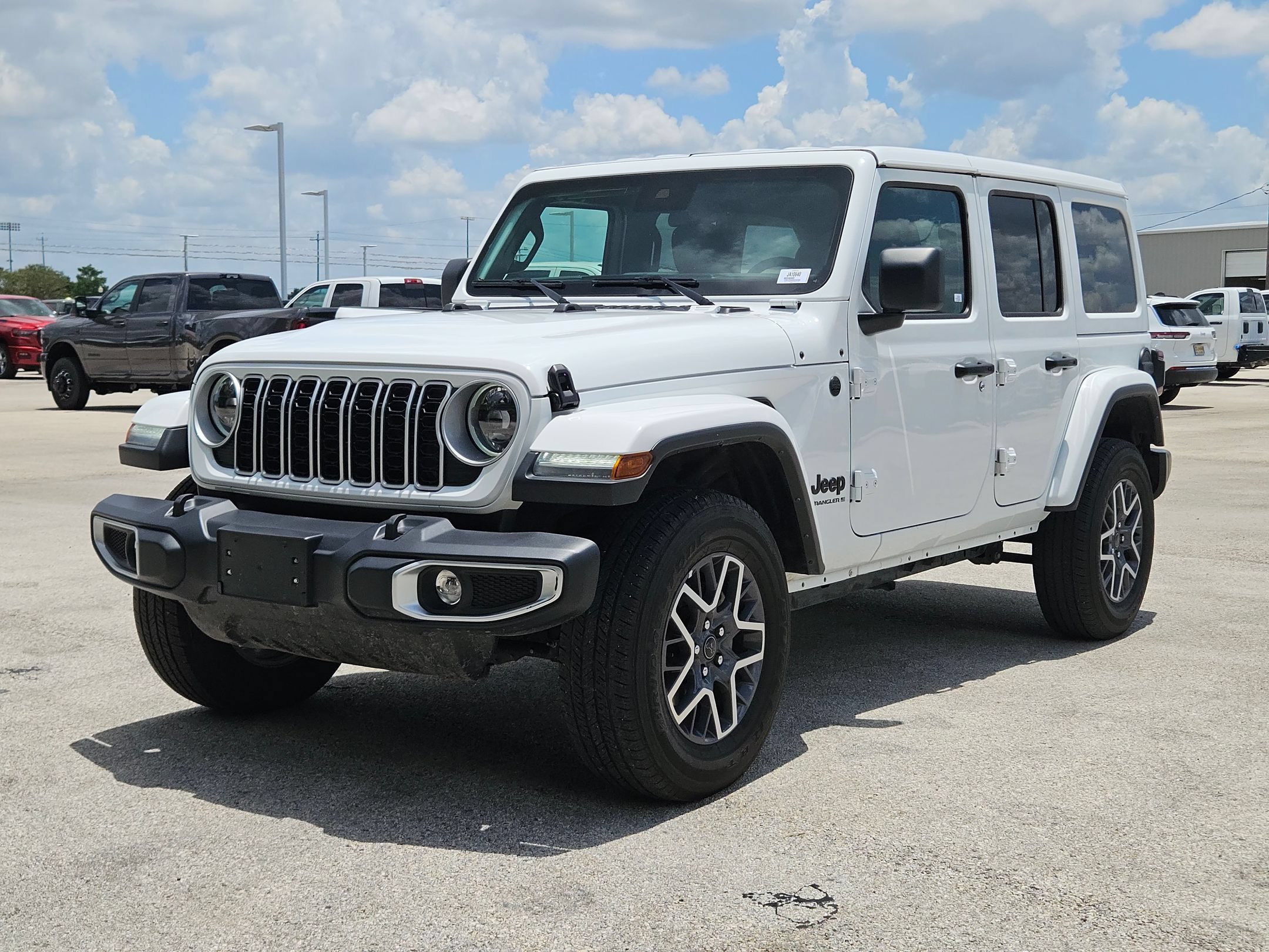 Used 2025 Jeep Wrangler Unlimited Sahara AWD/4WD image 7