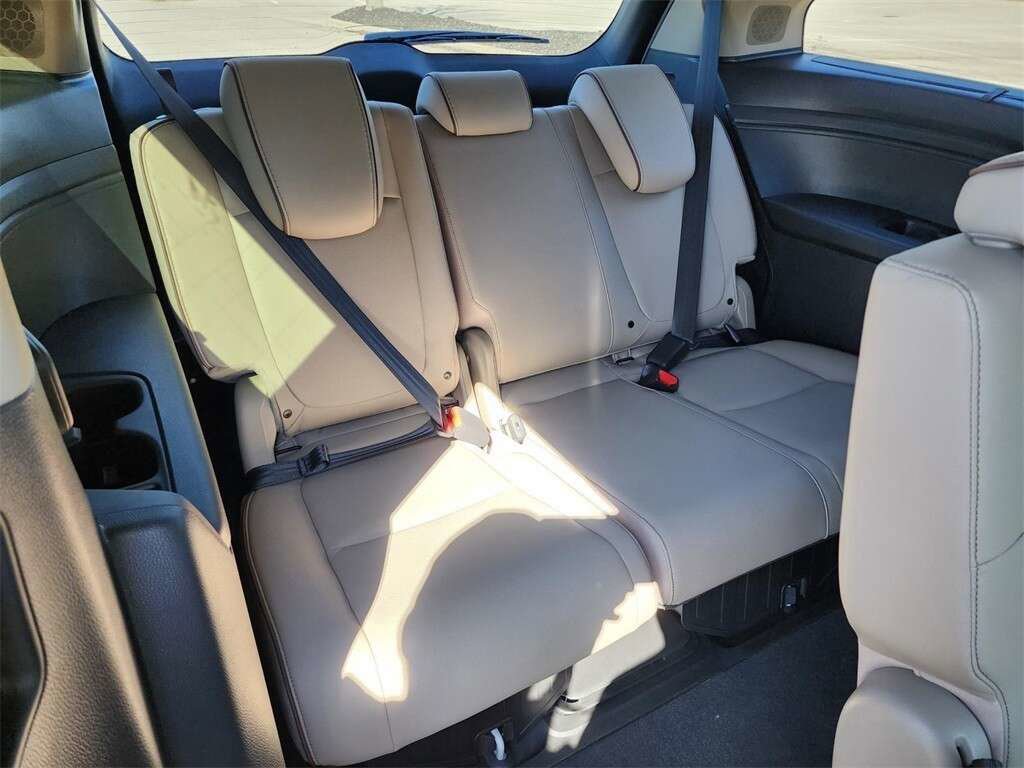 Used 2023 Honda Odyssey Elite image 19