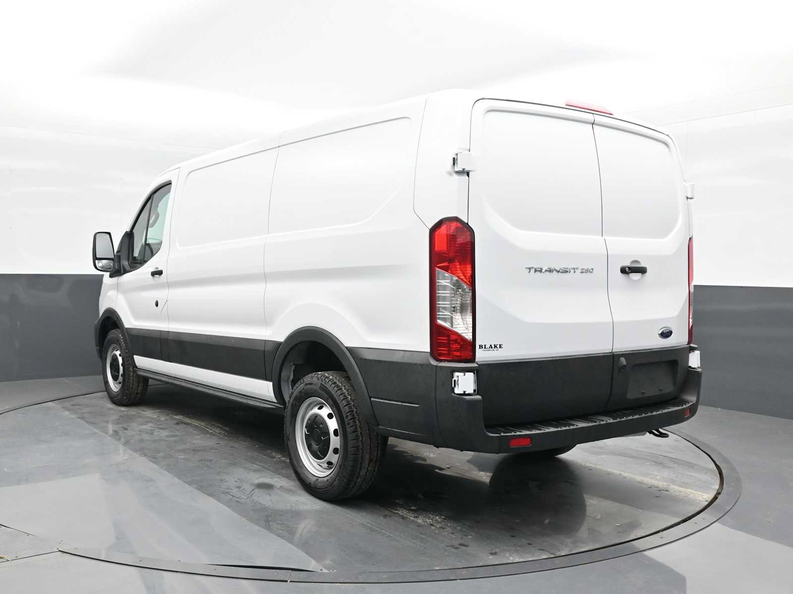 New 2024 Ford Transit 250 148 Medium Roof RWD image 7