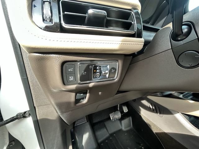 Used 2021 Lincoln Nautilus Reserve image 14